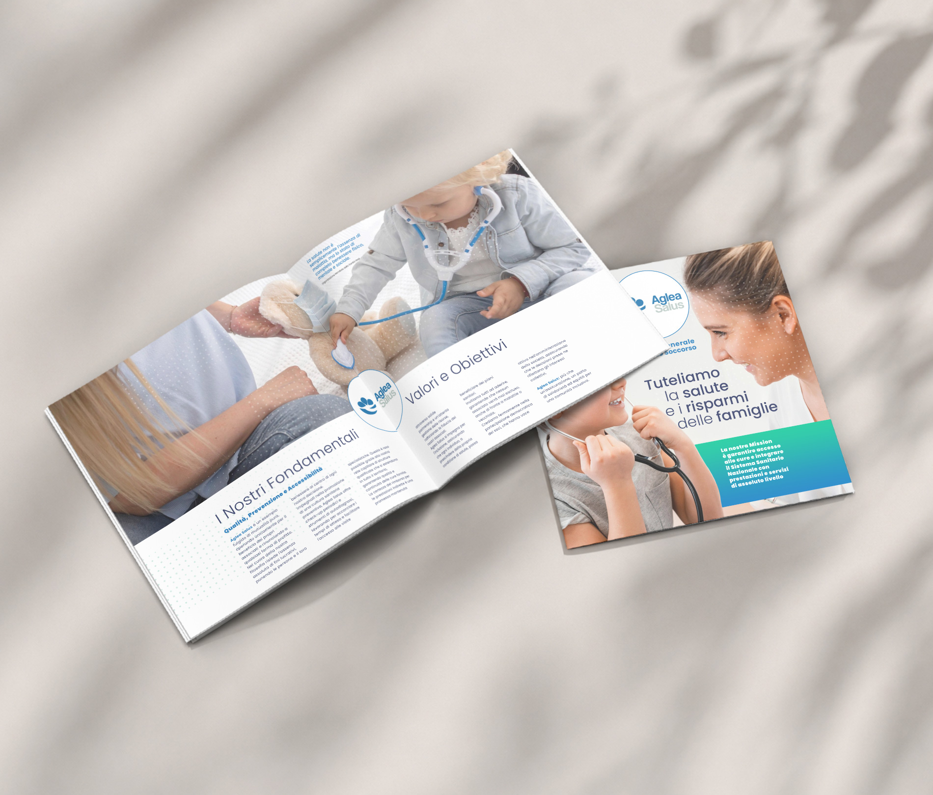 Brochure sanitaria Aglea Salus con pagine Valori e Obiettivi e copertina coordinata